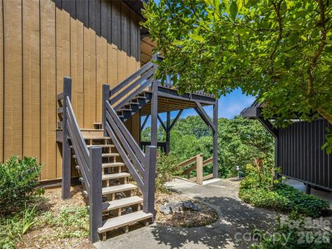 128 Country Ridge Road Hendersonville NC 28739