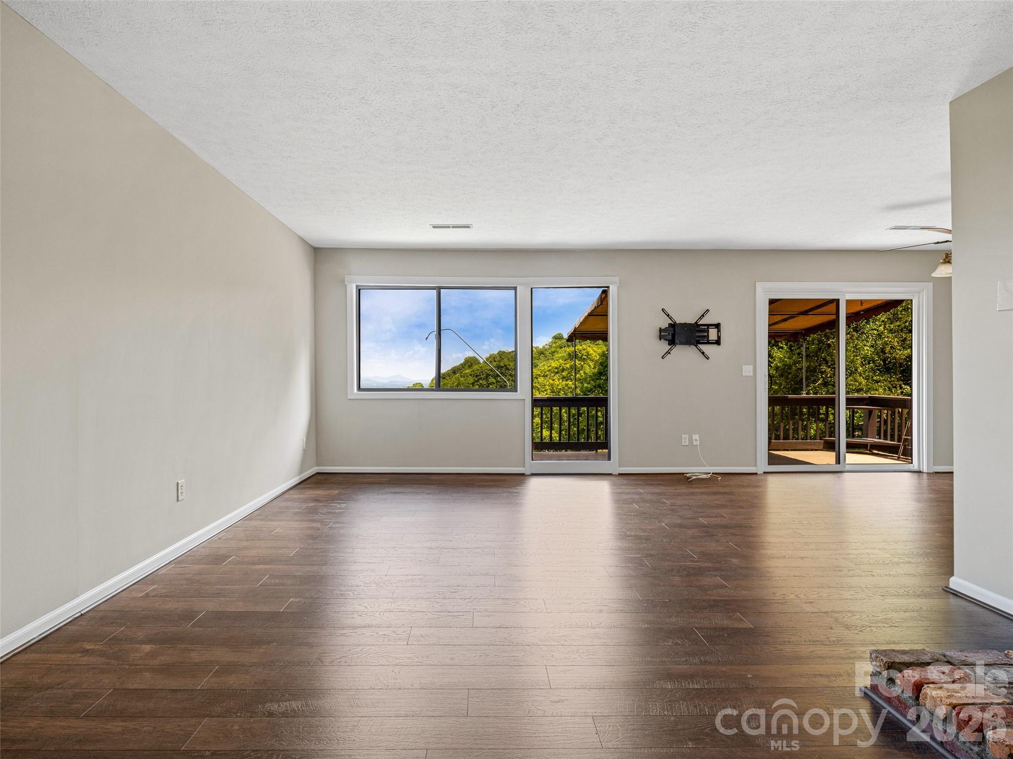 128 Country Ridge Road Hendersonville NC 28739