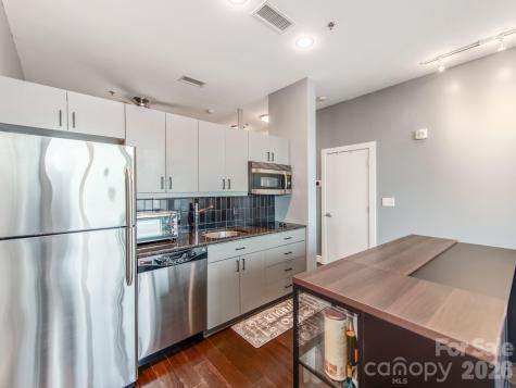 333 W Trade Street Charlotte NC 28202