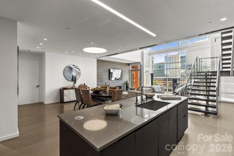 435 S Tryon Street Charlotte NC 28202