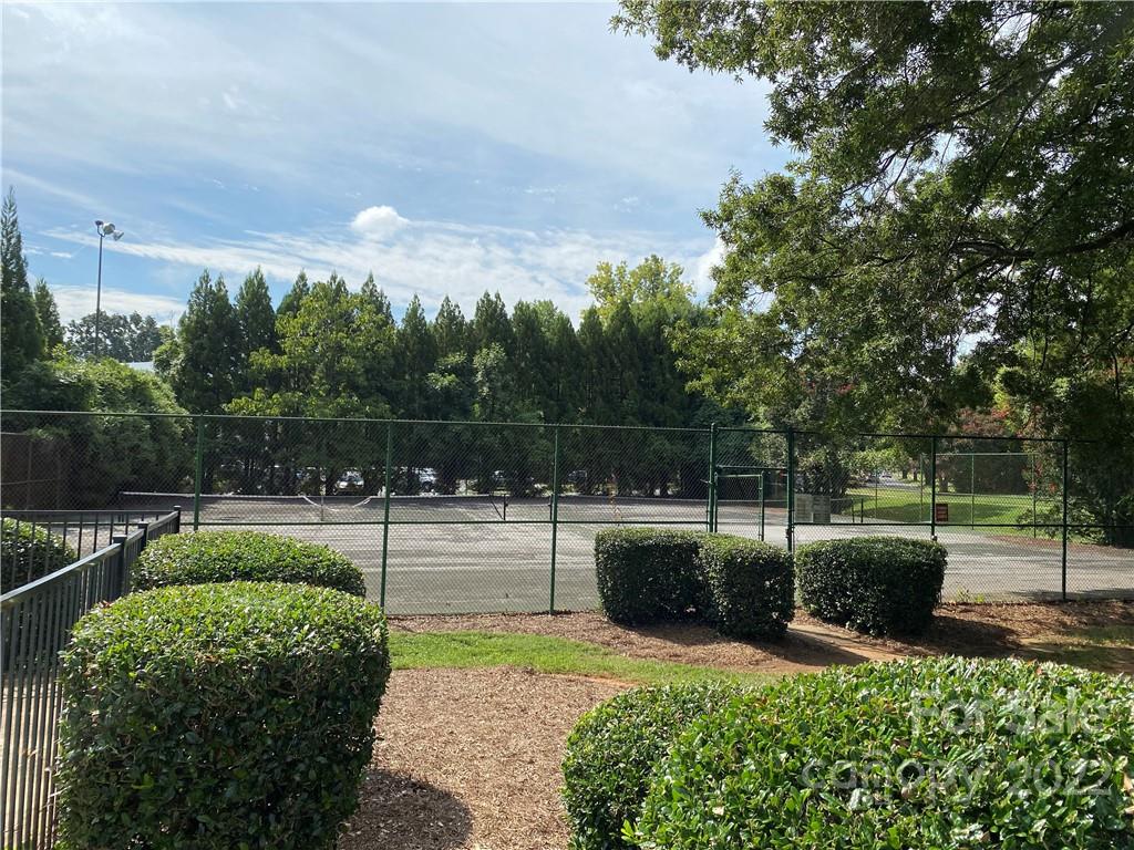2014 Countrymens Court Charlotte NC 28210