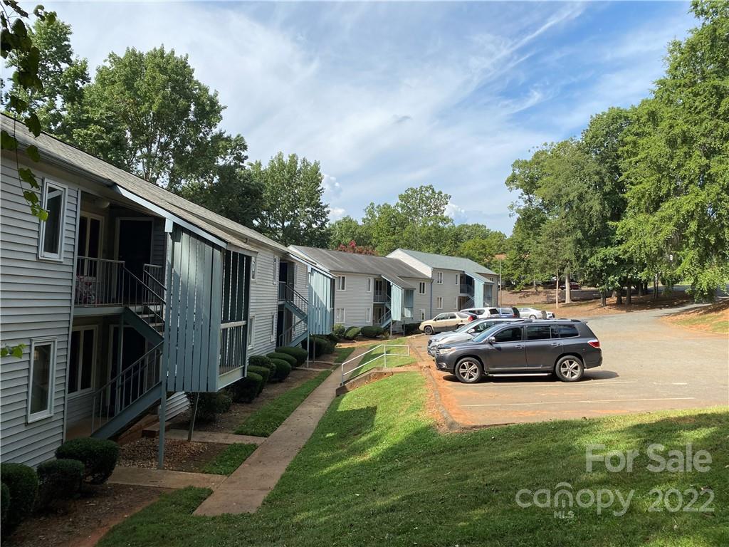 2014 Countrymens Court Charlotte NC 28210