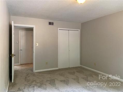 2014 Countrymens Court Charlotte NC 28210