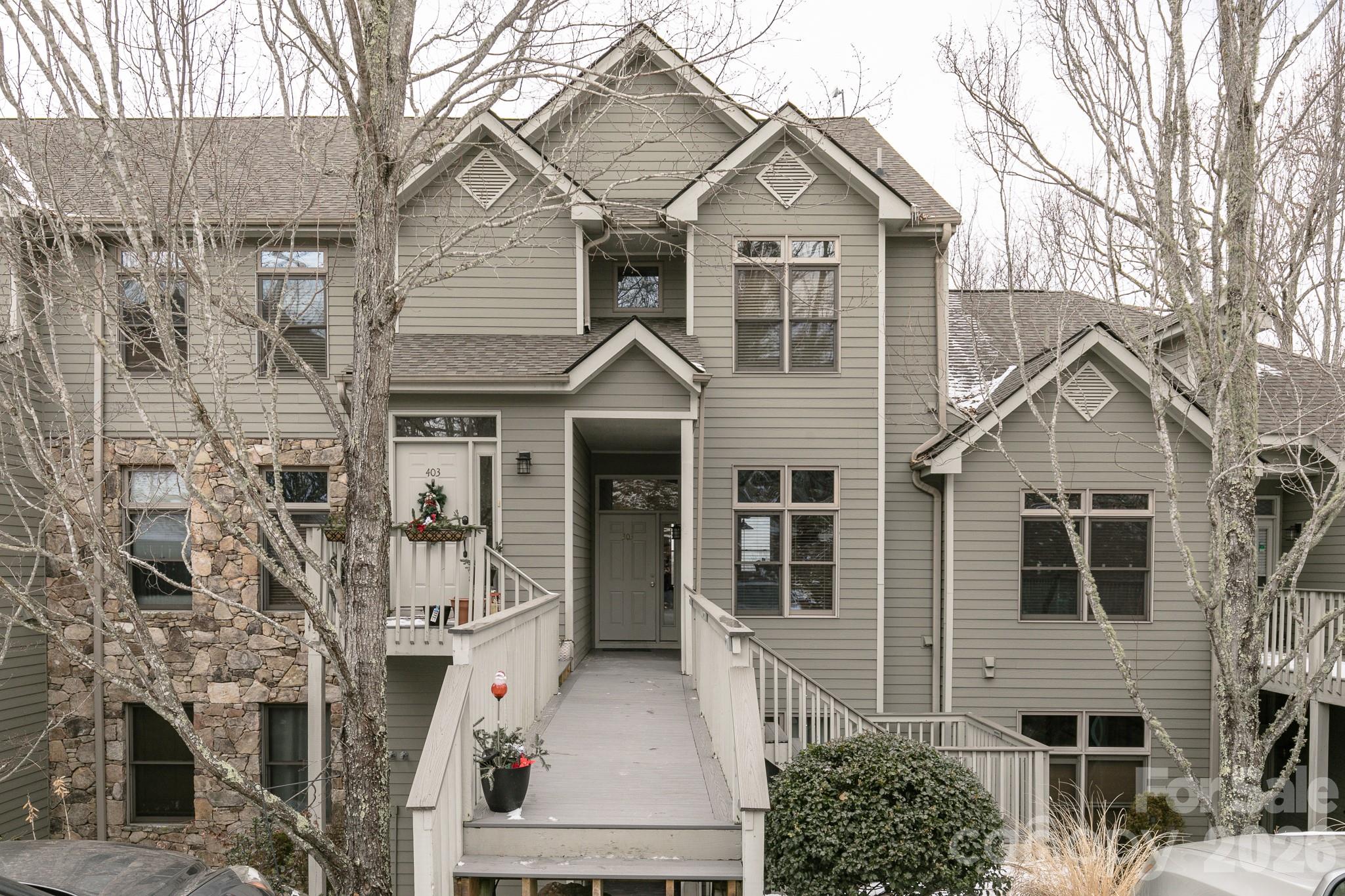 10 Stoney Falls Loop Burnsville NC 28714