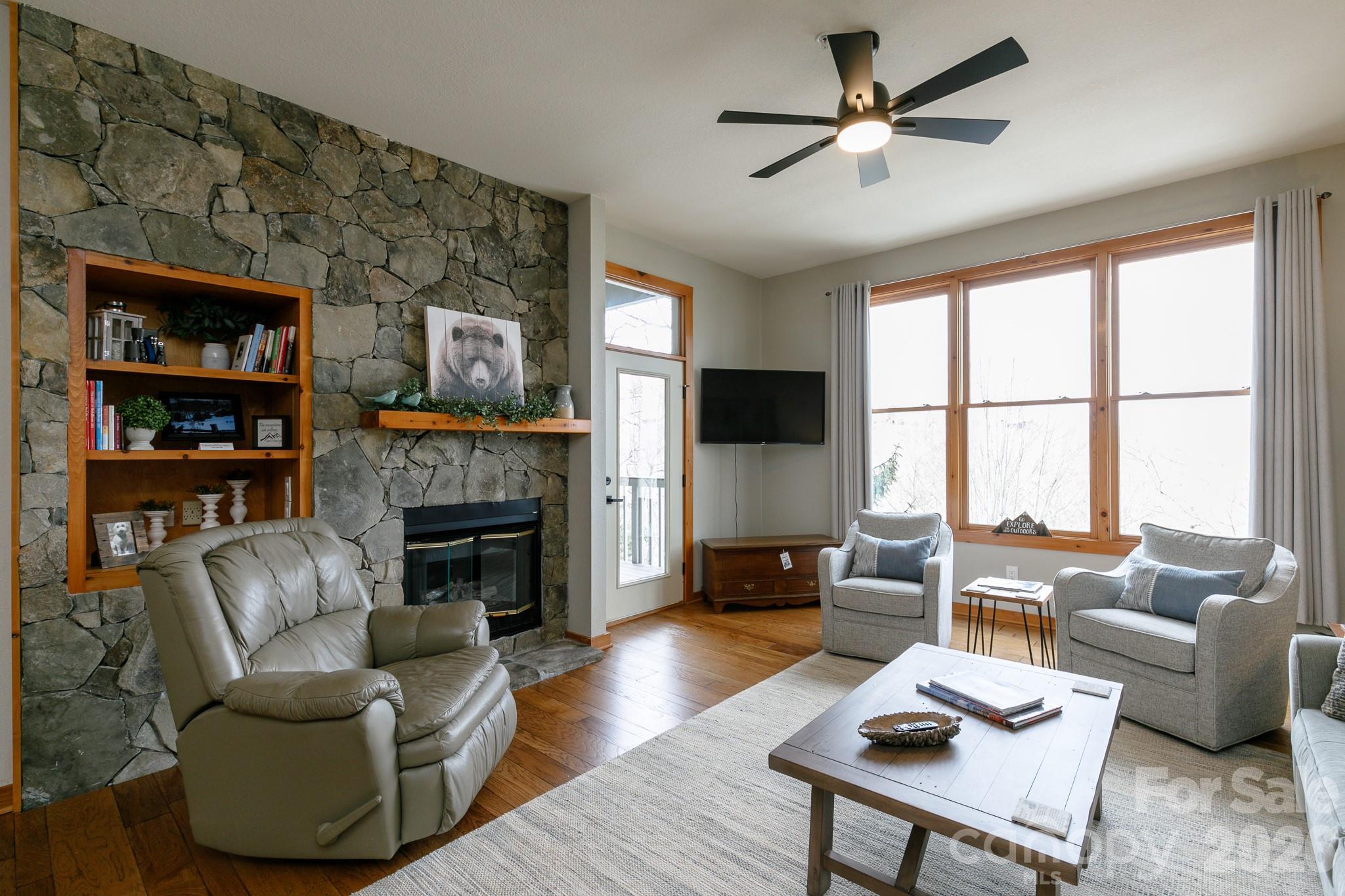 10 Stoney Falls Loop Burnsville NC 28714