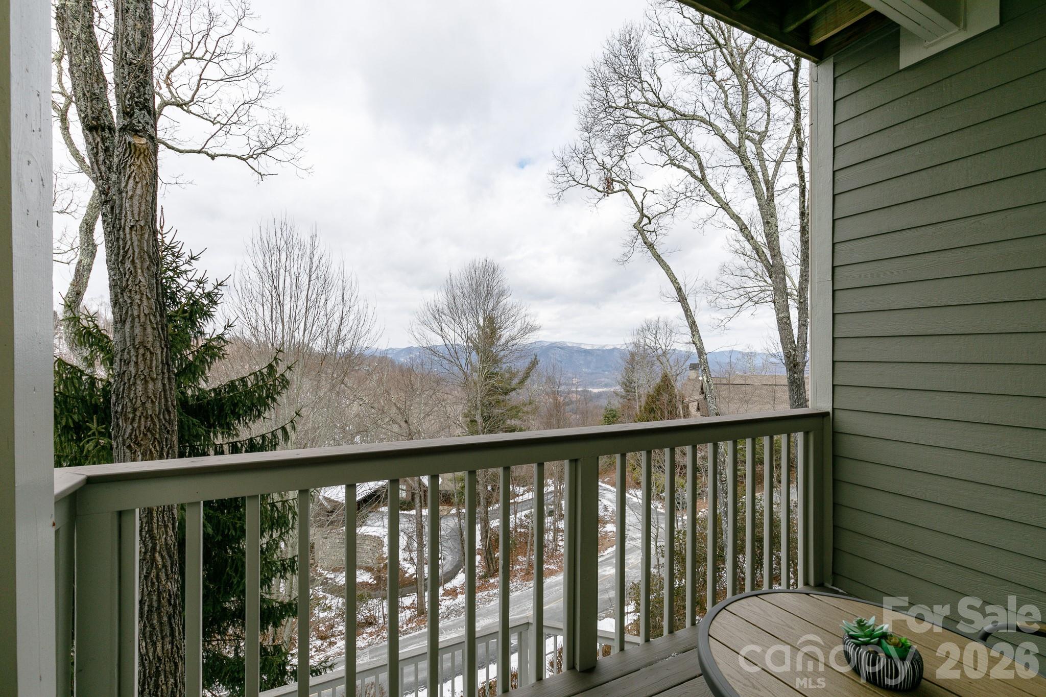 10 Stoney Falls Loop Burnsville NC 28714