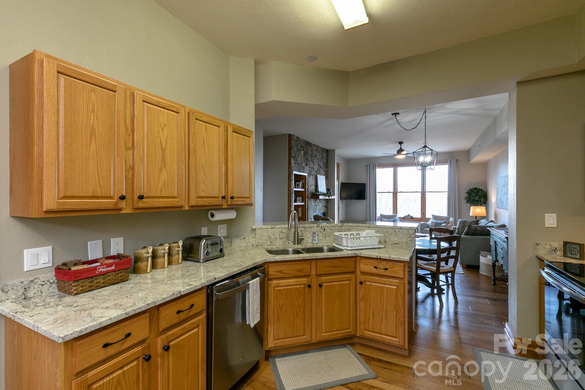 10 Stoney Falls Loop Burnsville NC 28714