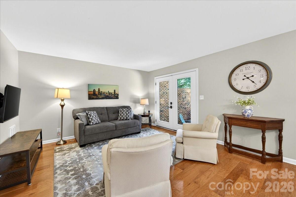 5803 Sharon Road Charlotte NC 28210