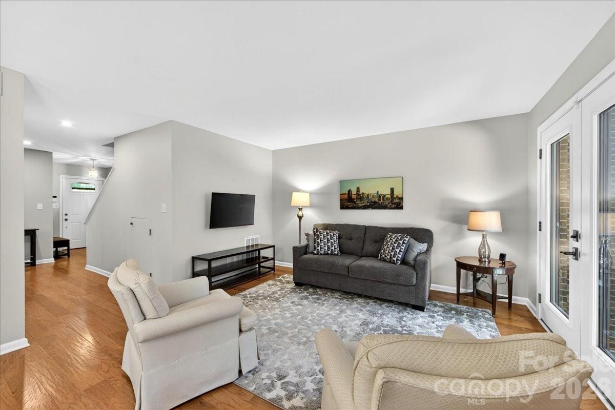 5803 Sharon Road Charlotte NC 28210