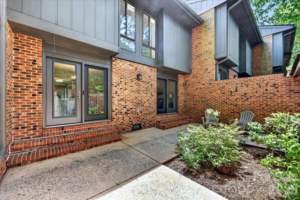 5803 Sharon Road Charlotte NC 28210