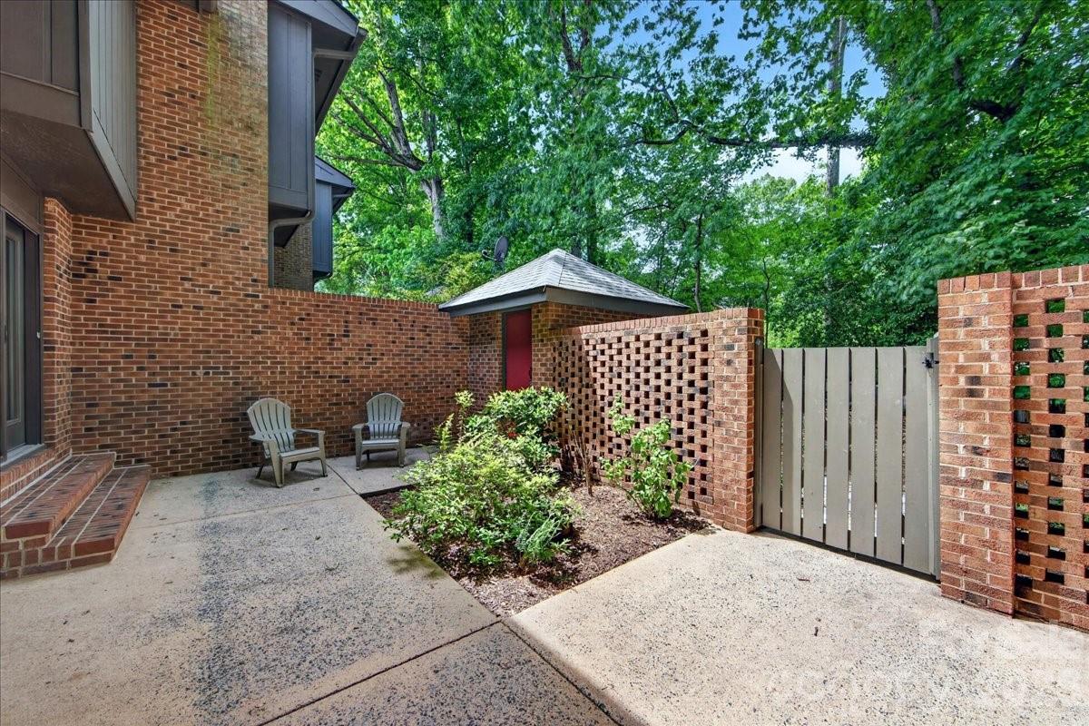 5803 Sharon Road Charlotte NC 28210