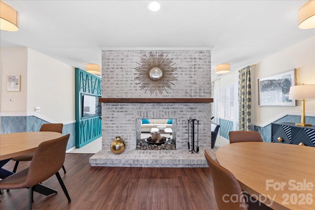 5803 Sharon Road Charlotte NC 28210