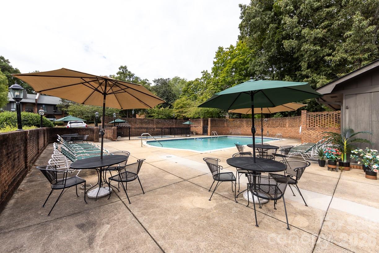 5803 Sharon Road Charlotte NC 28210