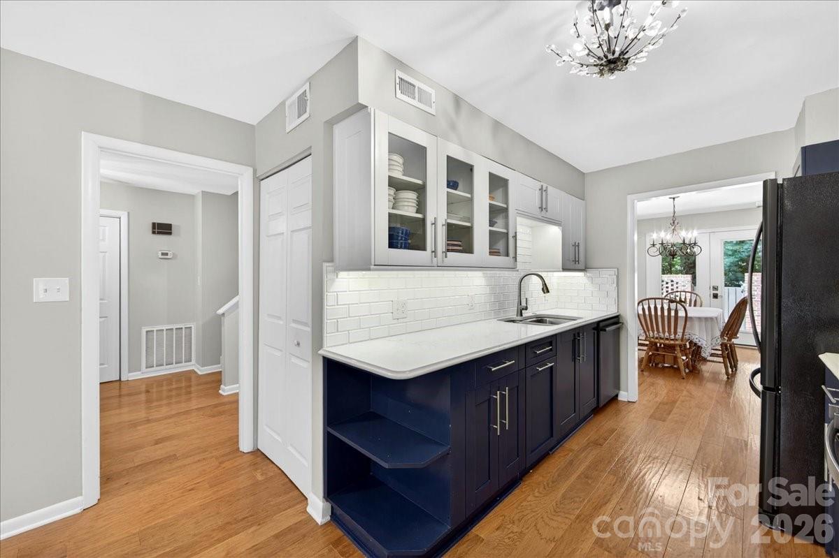5803 Sharon Road Charlotte NC 28210