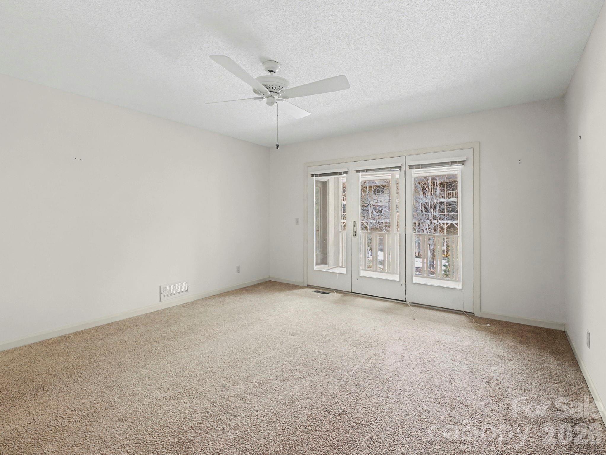 605 Red Oak Drive Hendersonville NC 28791