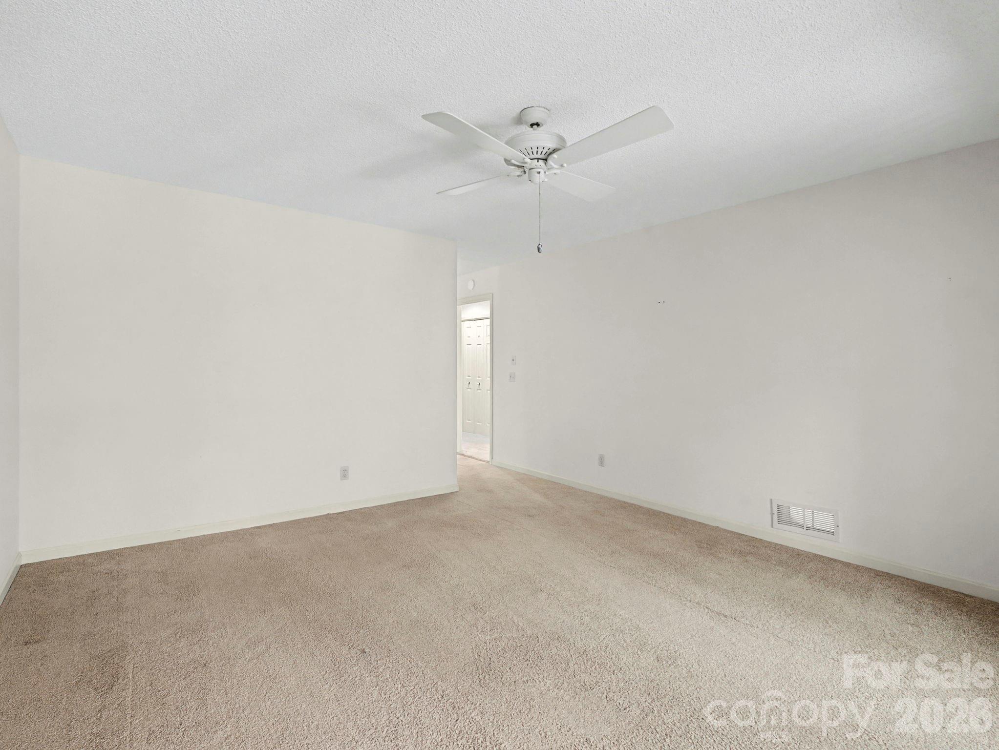 605 Red Oak Drive Hendersonville NC 28791