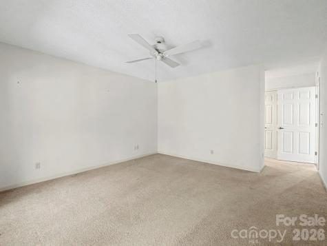 605 Red Oak Drive Hendersonville NC 28791