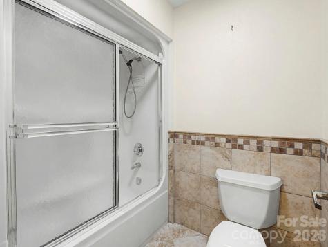 605 Red Oak Drive Hendersonville NC 28791