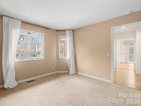 605 Red Oak Drive Hendersonville NC 28791