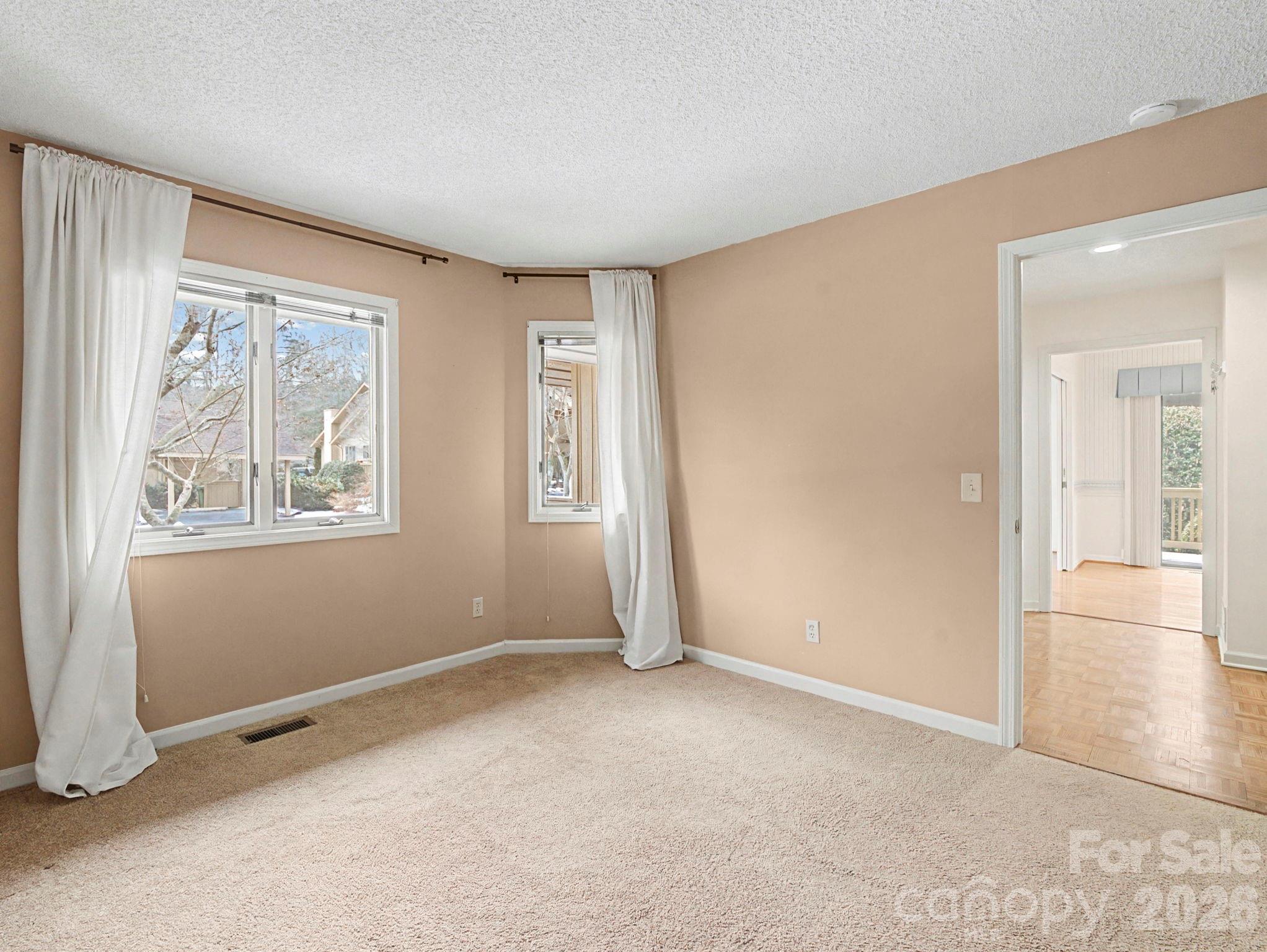 605 Red Oak Drive Hendersonville NC 28791
