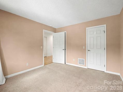 605 Red Oak Drive Hendersonville NC 28791