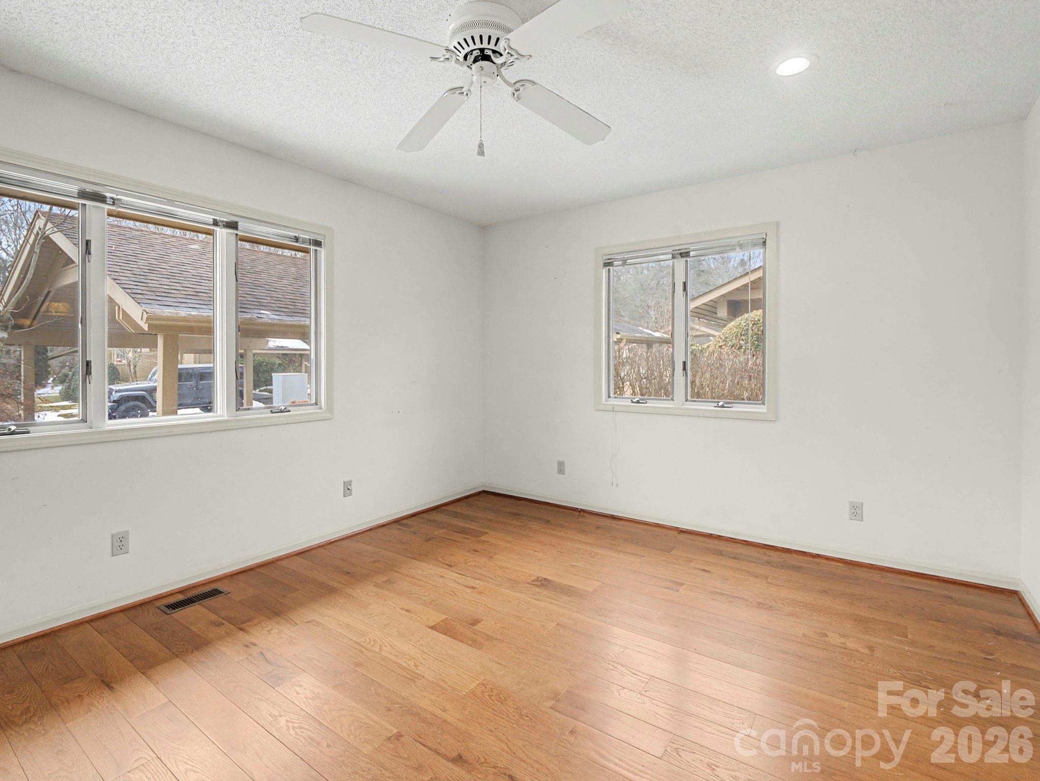 605 Red Oak Drive Hendersonville NC 28791