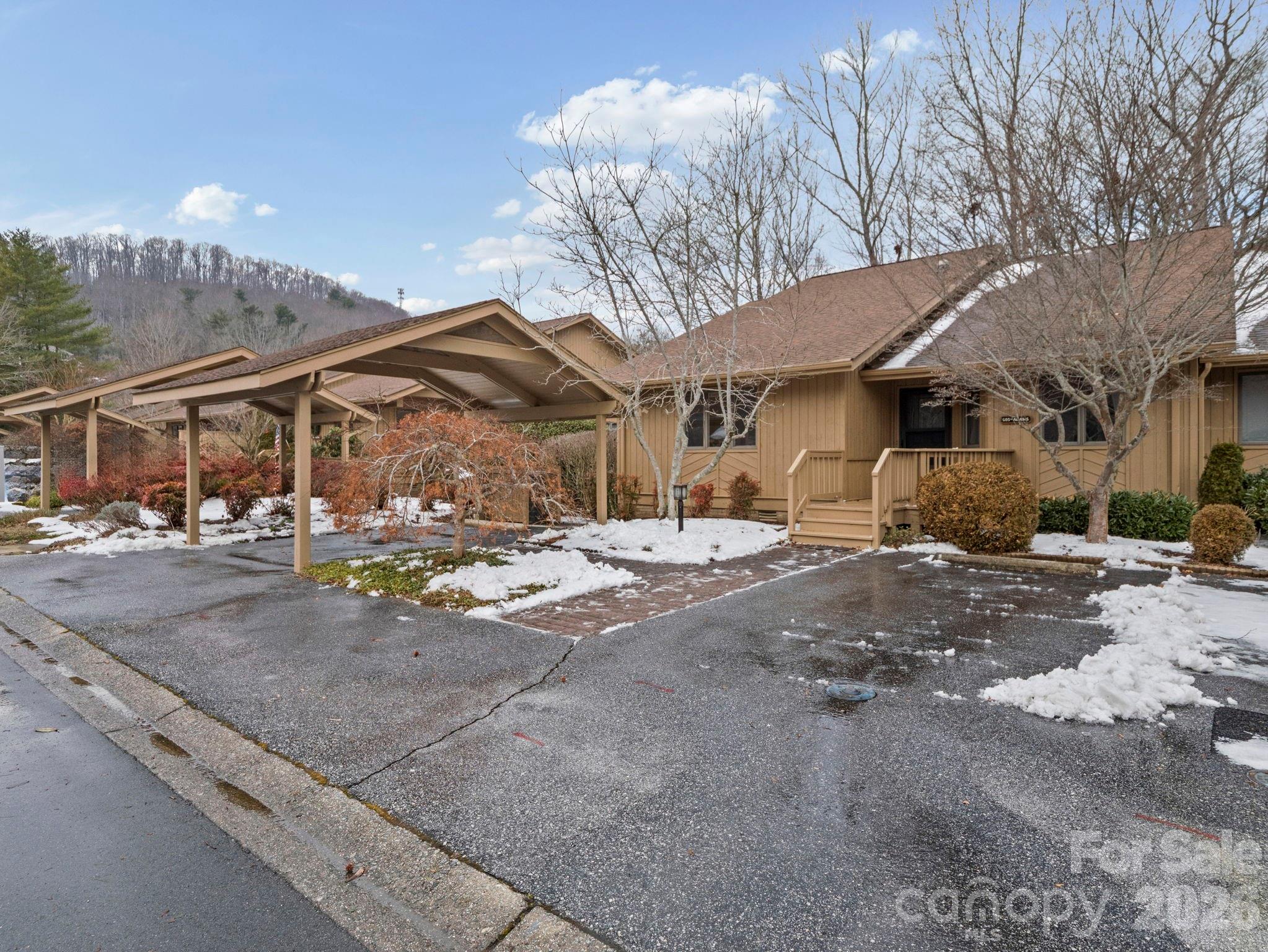 605 Red Oak Drive Hendersonville NC 28791