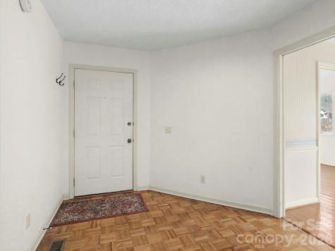 605 Red Oak Drive Hendersonville NC 28791