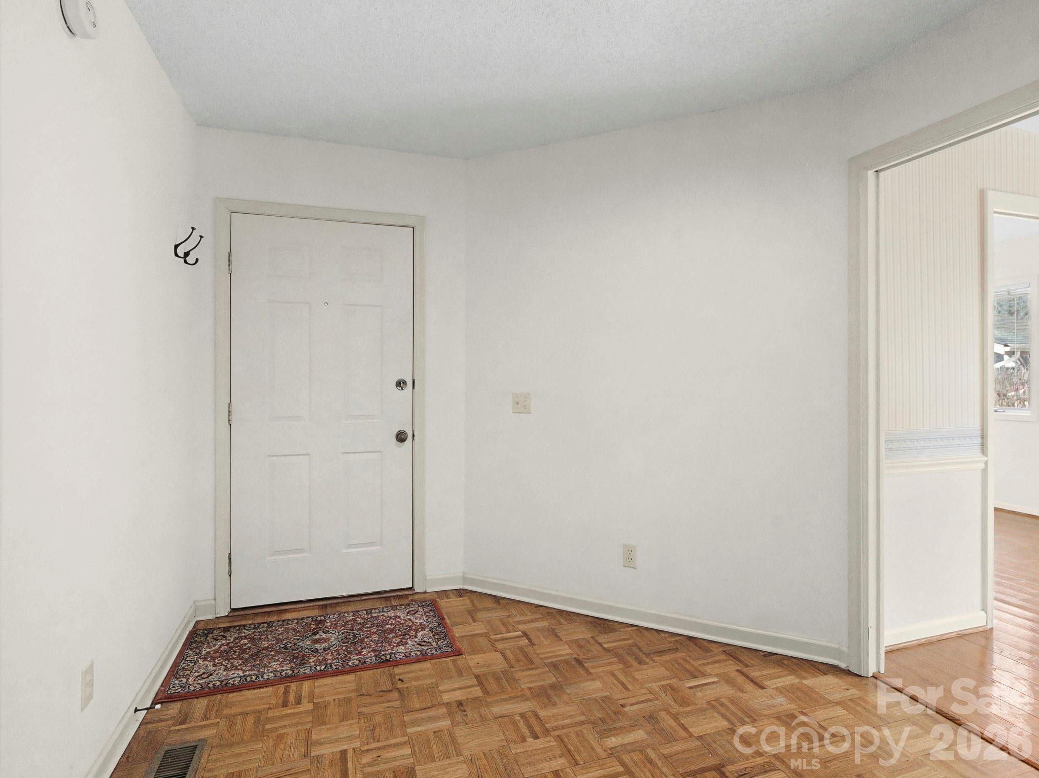 605 Red Oak Drive Hendersonville NC 28791