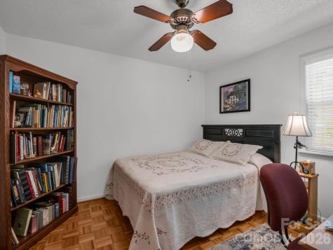 68 Lakeview Court Brevard NC 28712
