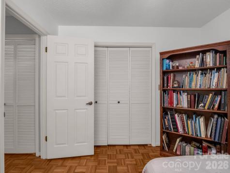 68 Lakeview Court Brevard NC 28712