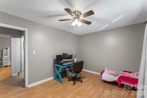 224 14th Avenue SE Hickory NC 28602