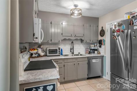 224 14th Avenue SE Hickory NC 28602