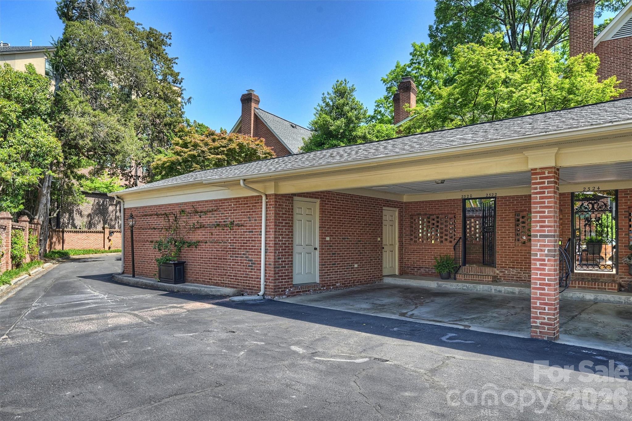 2320 Selwyn Avenue Charlotte NC 28207