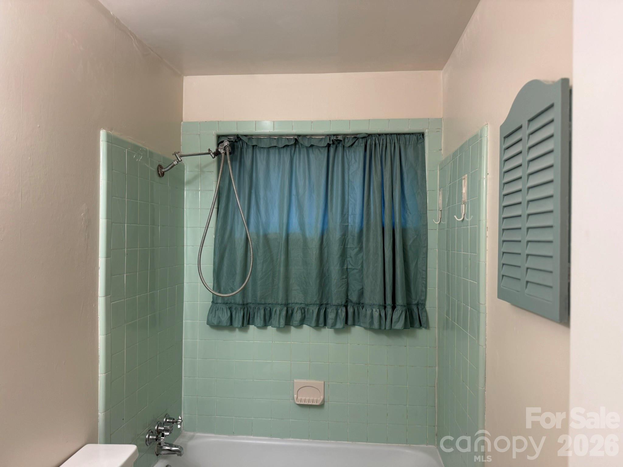 4915 Malibu Drive Charlotte NC 28215