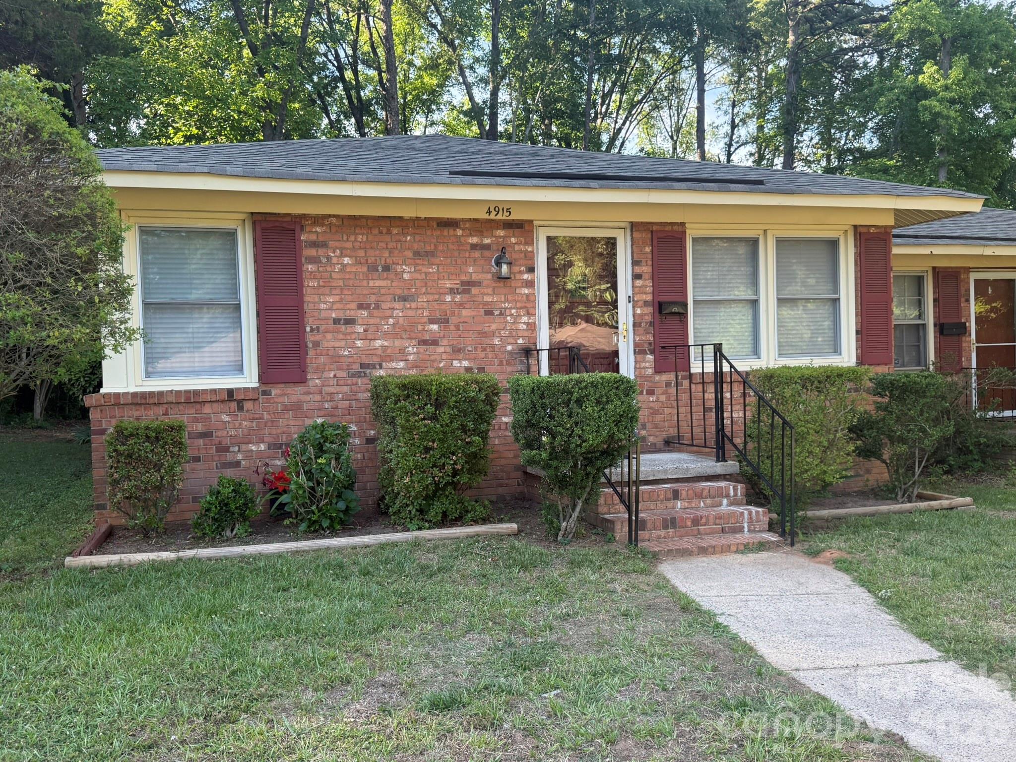 4915 Malibu Drive Charlotte NC 28215
