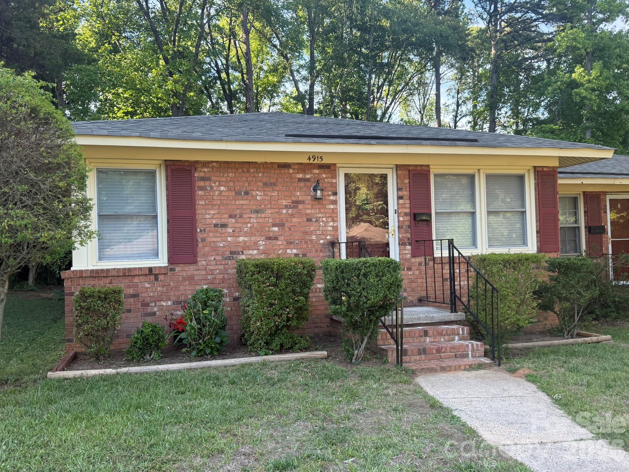 4915 Malibu Drive Charlotte NC 28215