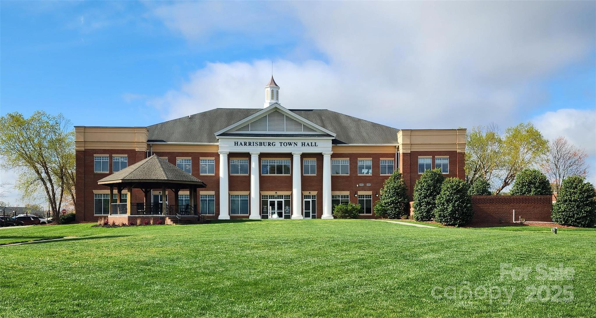 6423 Town Hall Place Harrisburg NC 28075