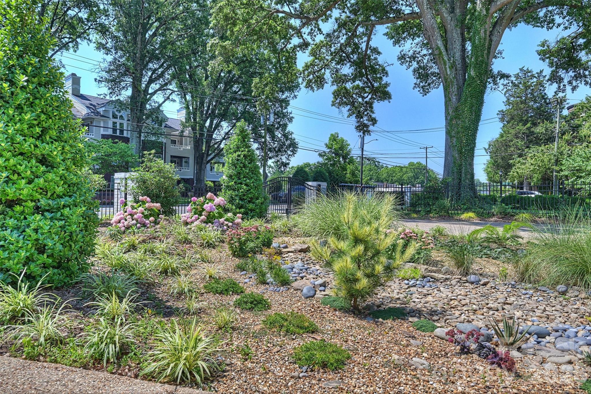 2714 Selwyn Avenue Charlotte NC 28209