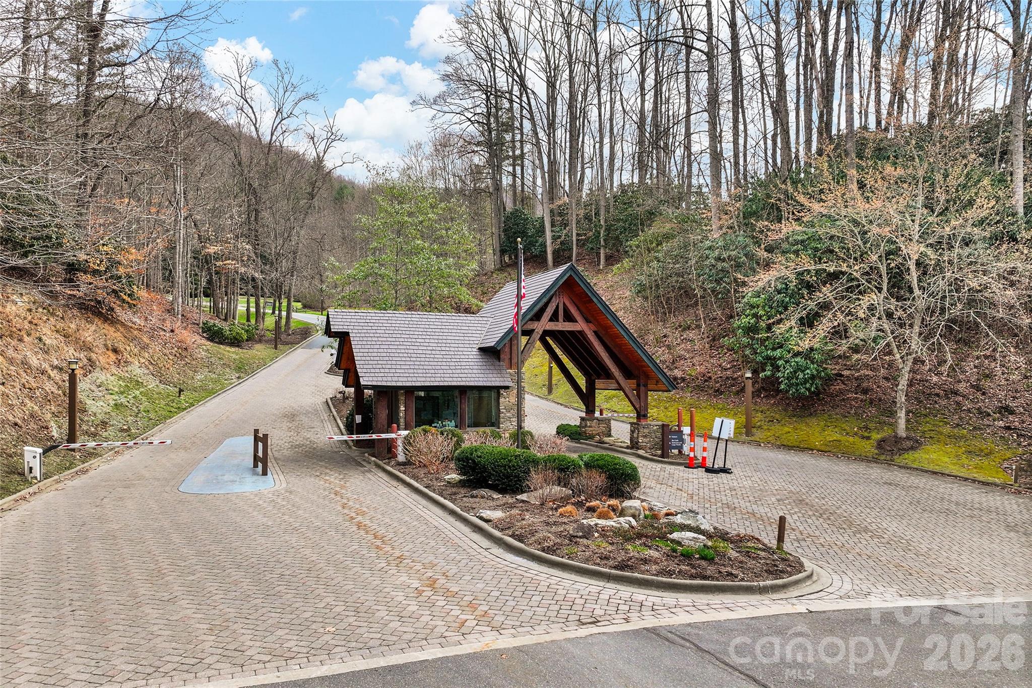 121 Stoney Falls Loop Burnsville NC 28714