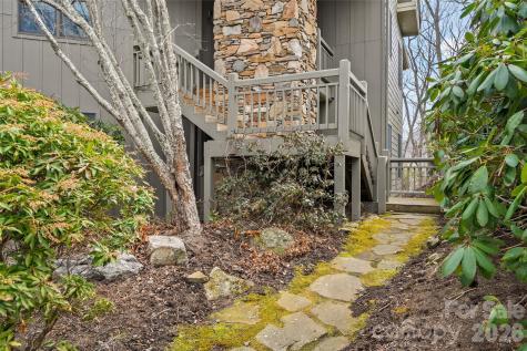 121 Stoney Falls Loop Burnsville NC 28714