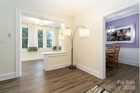 811 E Morehead Street Charlotte NC 28202