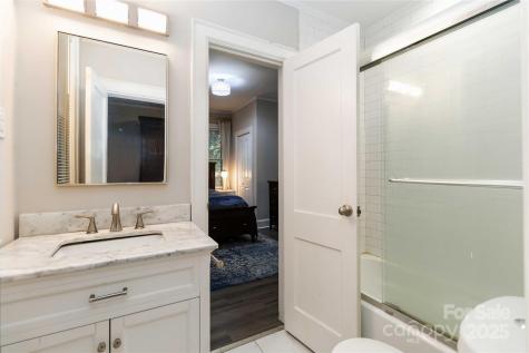 811 E Morehead Street Charlotte NC 28202