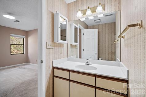 2604 Vineyard Boulevard Asheville NC 28805