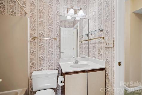 2604 Vineyard Boulevard Asheville NC 28805