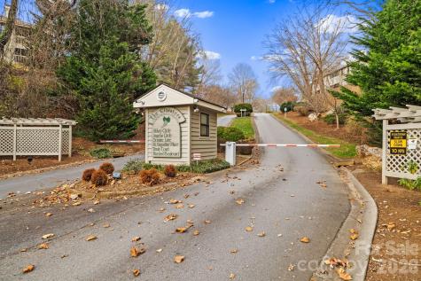 2604 Vineyard Boulevard Asheville NC 28805