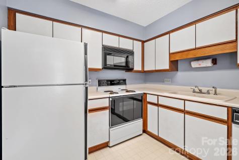 2604 Vineyard Boulevard Asheville NC 28805