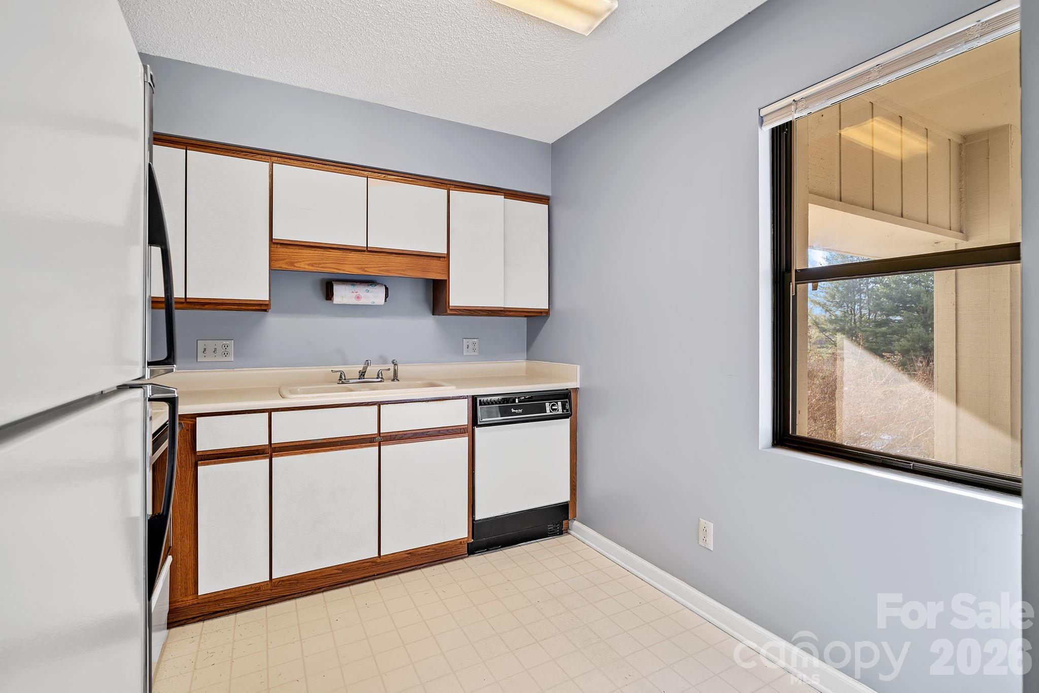 2604 Vineyard Boulevard Asheville NC 28805