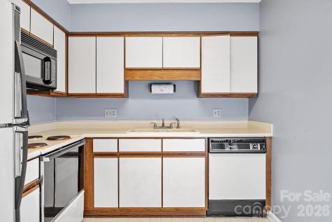 2604 Vineyard Boulevard Asheville NC 28805