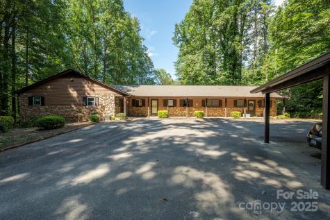 31 Unity Court Etowah NC 28729